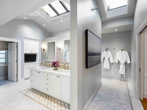 428 Maple Street, Palo Alto CA 94301