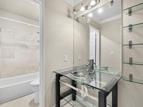 8 Commodore Drive C457, Emeryville CA 94608