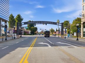 607 Arcadia Terrace 204, Sunnyvale CA 94085