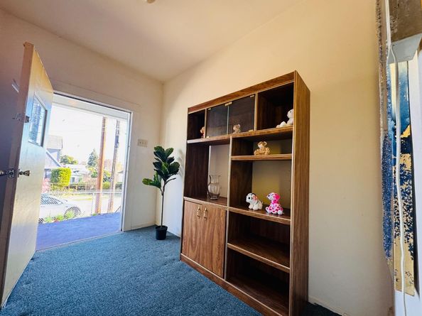 2737 12th Avenue, Oakland CA 94606