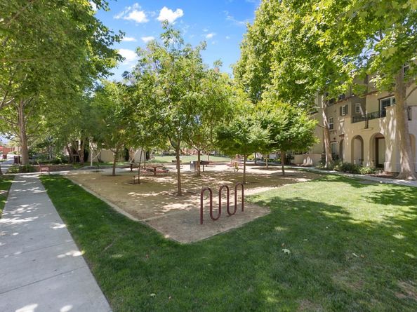 211 Okeefe Way, Mountain View CA 94041