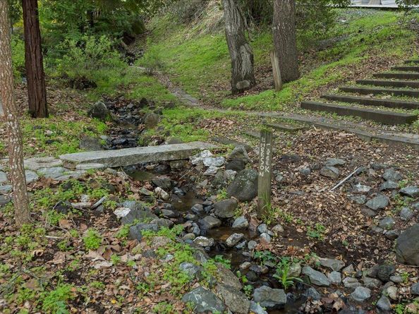 28140 Story Hill Lane, Los Altos Hills CA 94022