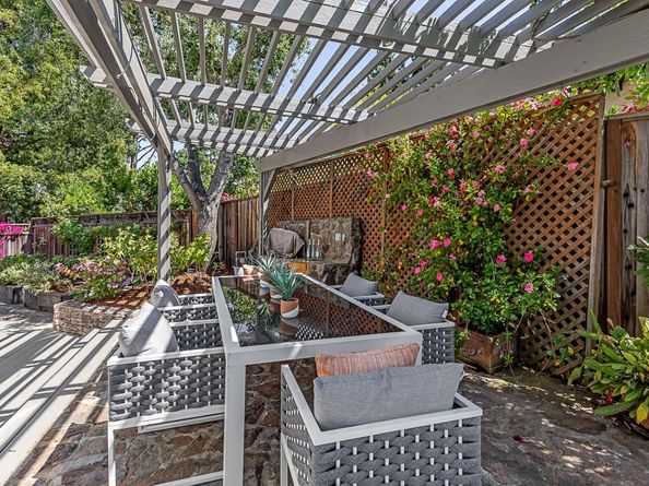 1231 Gronwall Lane, Los Altos CA 94024