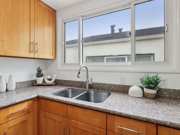1360 S Mayfair Avenue, Daly City CA 94015