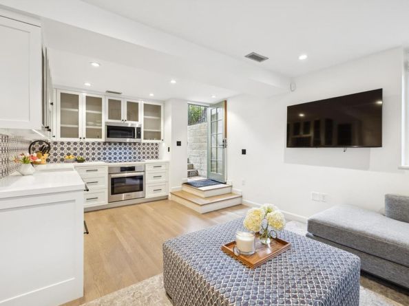 957 University Drive, Menlo Park CA 94025