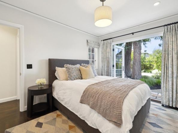 957 University Drive, Menlo Park CA 94025