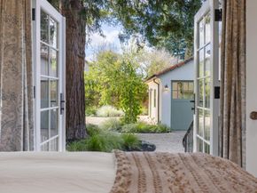 957 University Drive, Menlo Park CA 94025