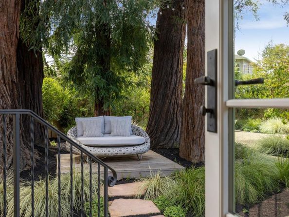 957 University Drive, Menlo Park CA 94025