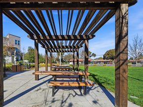 925 De Guigne Drive 4, Sunnyvale CA 94085