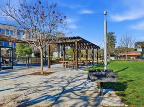 925 De Guigne Drive 4, Sunnyvale CA 94085