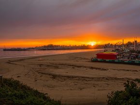 1130 E Cliff Drive, Santa Cruz CA 95062