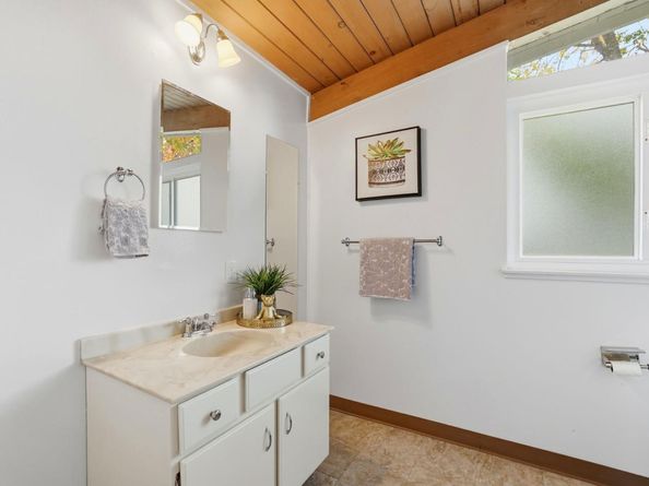 3839 Ross Road, Palo Alto CA 94303