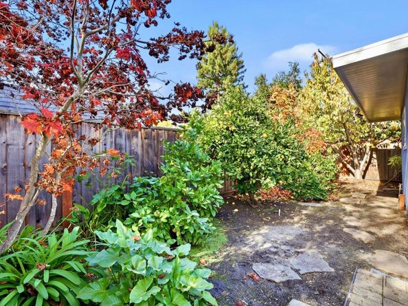 3839 Ross Road, Palo Alto CA 94303