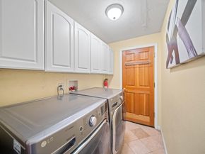 1050 Yosemite Dr, Pacifica CA 94044