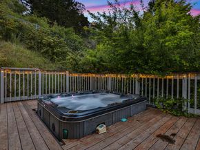 1050 Yosemite Dr, Pacifica CA 94044