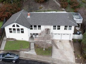 1050 Yosemite Dr, Pacifica CA 94044