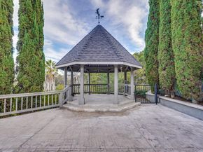 21697 Rainbow Drive, Cupertino CA 95014