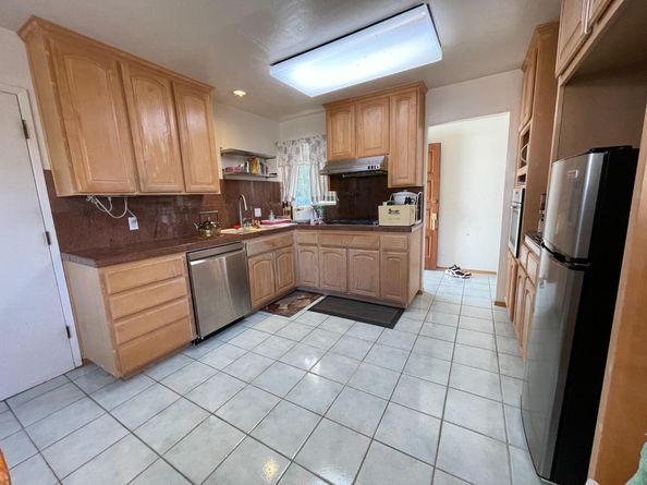1270 S Stelling Road, Cupertino CA 95014