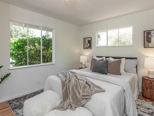 384 Cuesta Drive, Los Altos CA 94024