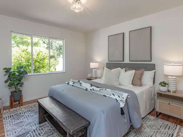 384 Cuesta Drive, Los Altos CA 94024