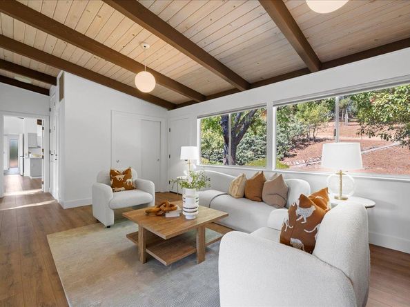 15 Naranja Way, Portola Valley CA 94028