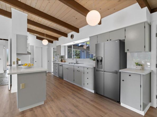 15 Naranja Way, Portola Valley CA 94028