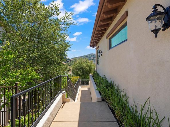 21 Bigleaf Road, Orinda CA 94563