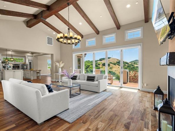 21 Bigleaf Road, Orinda CA 94563
