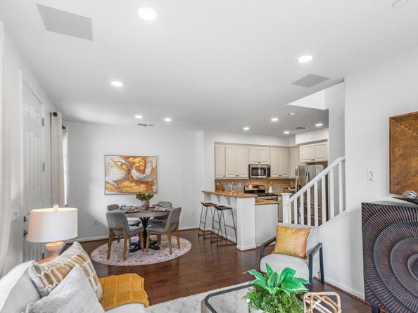 403 San Eduardo Terrace, Sunnyvale CA 94085