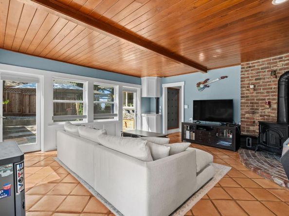 327 Crest Drive, San Jose CA 95127