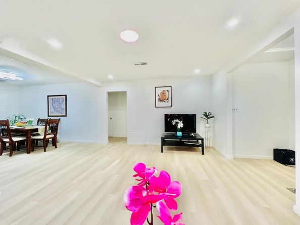 536 Flynn Avenue, Redwood City CA 94063