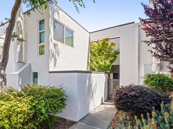 2001 Alameda De Las Pulgas 174, San Mateo CA 94403