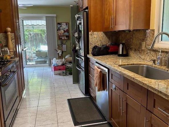 1014 W Homestead Road, Sunnyvale CA 94087
