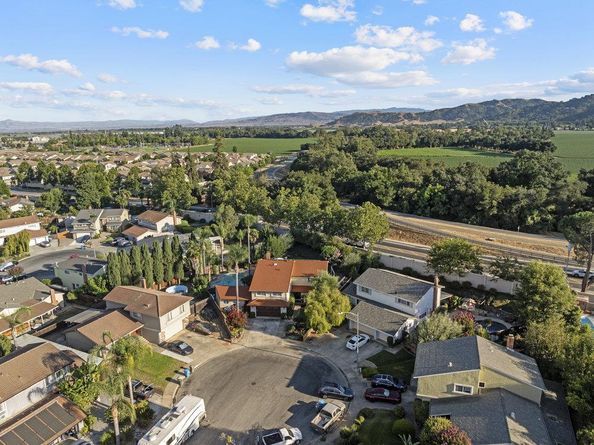 6490 Kings Place, Gilroy CA 95020