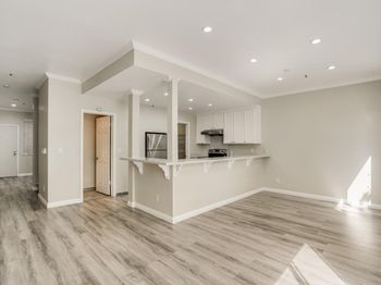 929 E El Camino Real