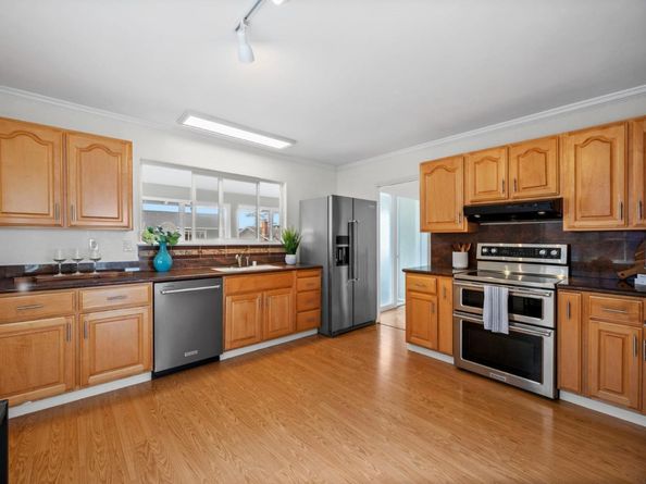 260 Lake Drive, San Bruno CA 94066