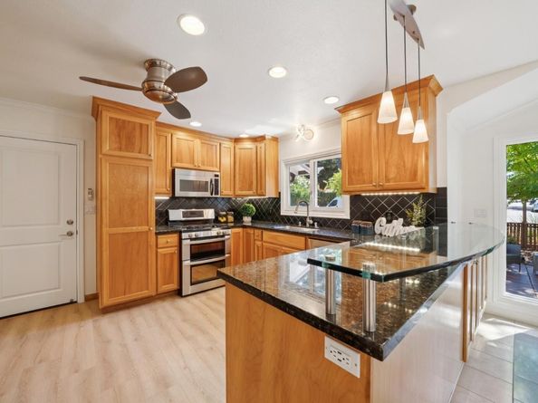 18371 Montpere Way, Saratoga CA 95070