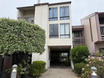 2101 Shoreline Drive
