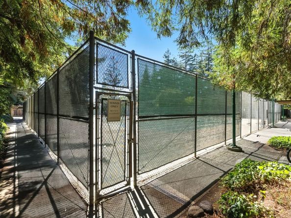 505 Cypress Point Drive 223, Mountain View CA 94043