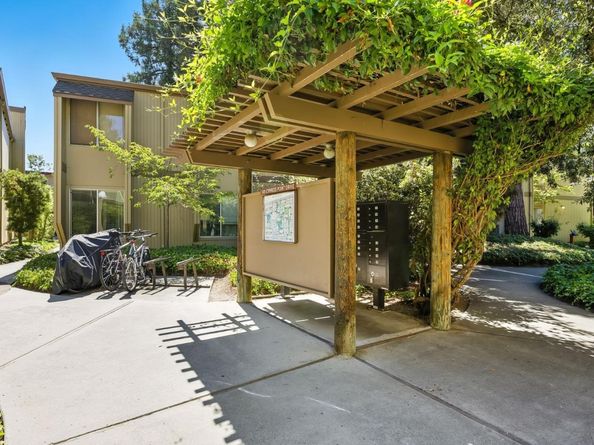 505 Cypress Point Drive 223, Mountain View CA 94043