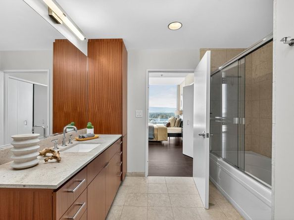 38 N Almaden Boulevard 2001, San Jose CA 95110