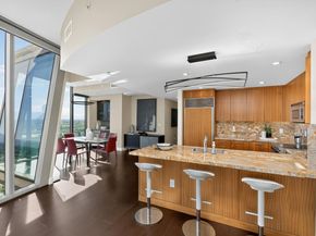 38 N Almaden Boulevard 2001, San Jose CA 95110