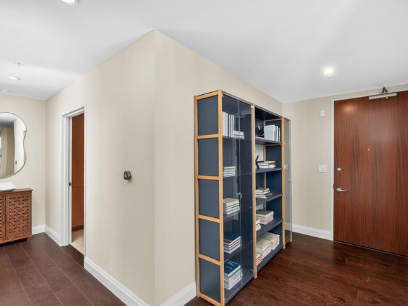 38 N Almaden Boulevard 2001, San Jose CA 95110