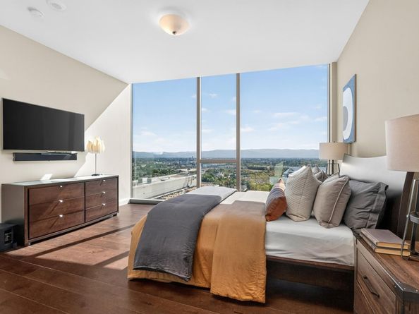 38 N Almaden Boulevard 2001, San Jose CA 95110