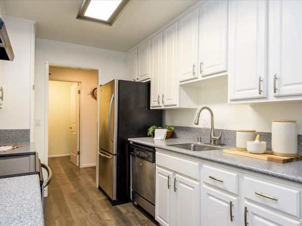 1031 Cherry Avenue 33, San Bruno CA 94066