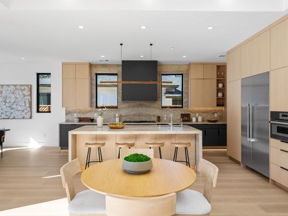 89 Centre Street, Mountain View CA 94041