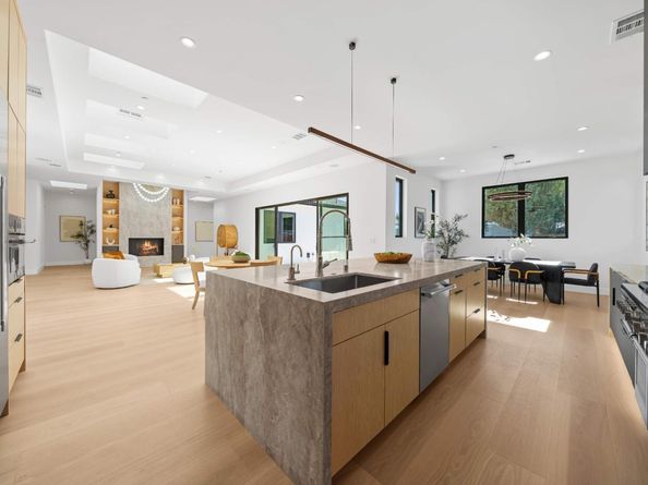 89 Centre Street, Mountain View CA 94041