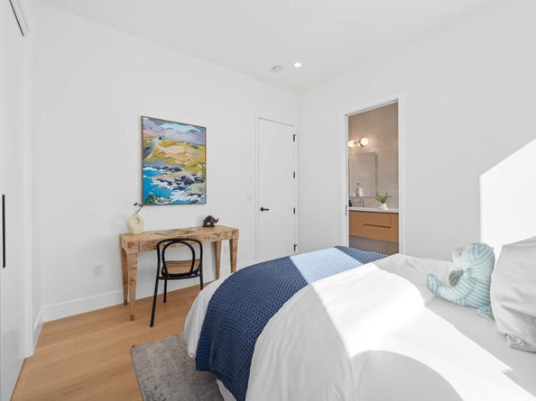 89 Centre Street, Mountain View CA 94041