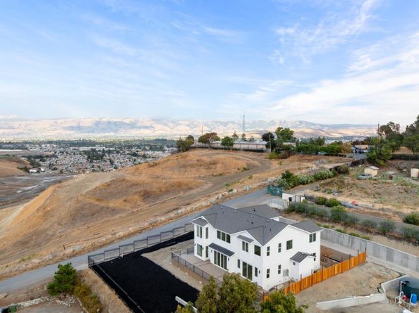 2661 Carol Drive, San Jose CA 95125