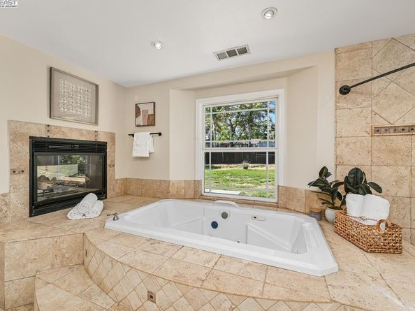 3370 Gardella Plaza, Livermore CA 94551